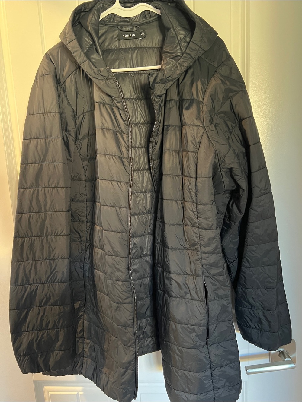 torrid Black Quilted Hooded Lightweight Jacket - Picture 9 of 9